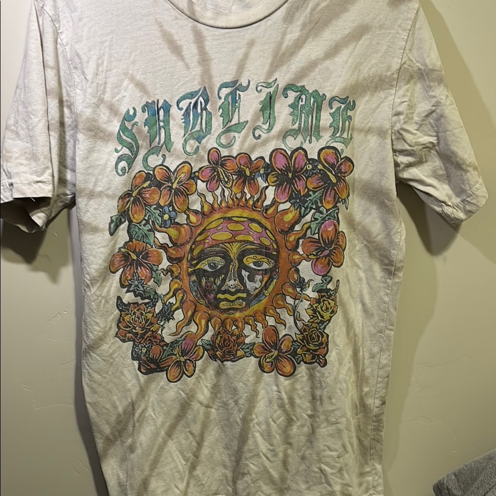 Sublime Band Graphic Tee with Sun and Floral Design
